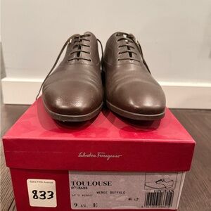 Salvatore Ferragamo Toulouse Leather Oxfords sz 9.5 E with Box